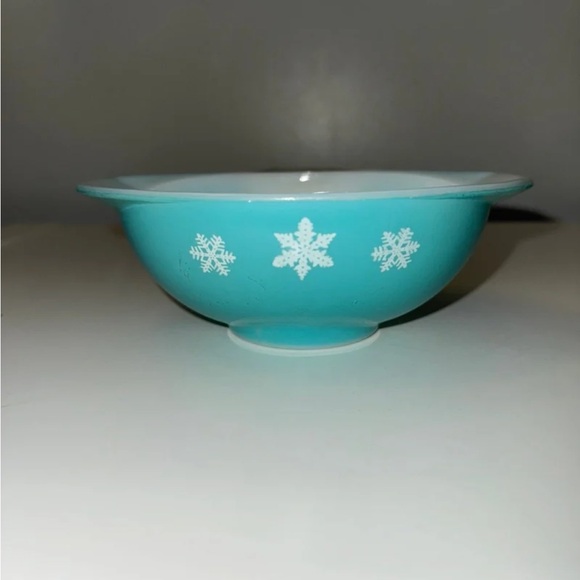 Pyrex JAJ Gaiety Turquoise Snowflake Sauce Boat & Stand - Picture 3 of 9